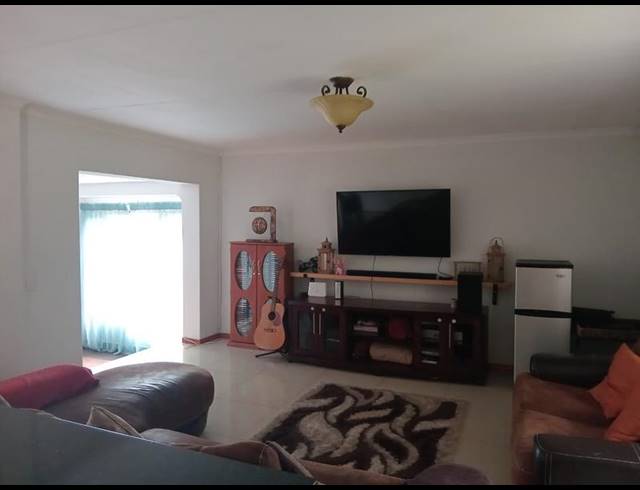 3 BEDROOM HOUSE FOR SALE IN NOORDHEUWEL